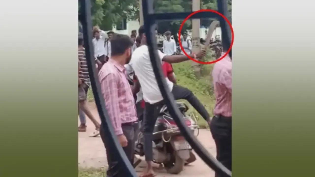 Miscreants terrify students by wielding sharp-edged weapons at Belpahar College 