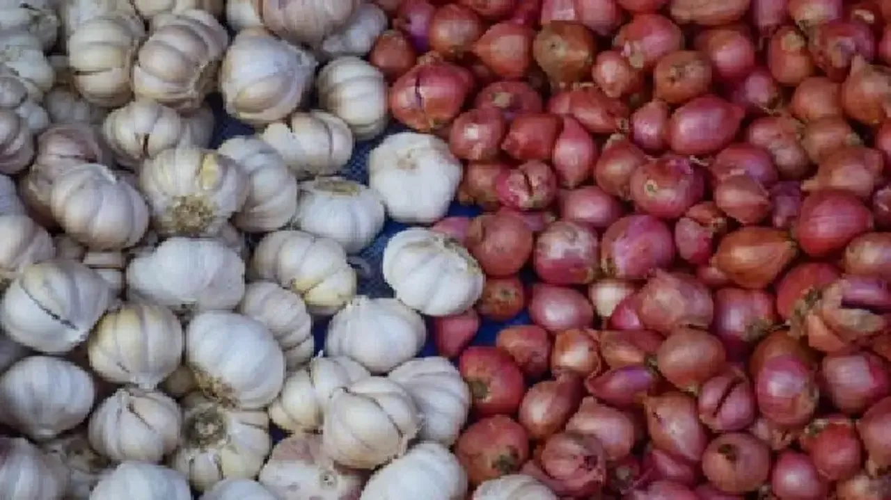 Onion and garlic tears well up in eyes of consumers in Odisha