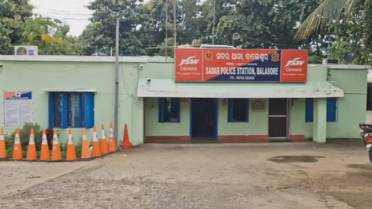 Woman posing as CBI officer's wife cheats man of Rs 6 lakh in Odisha