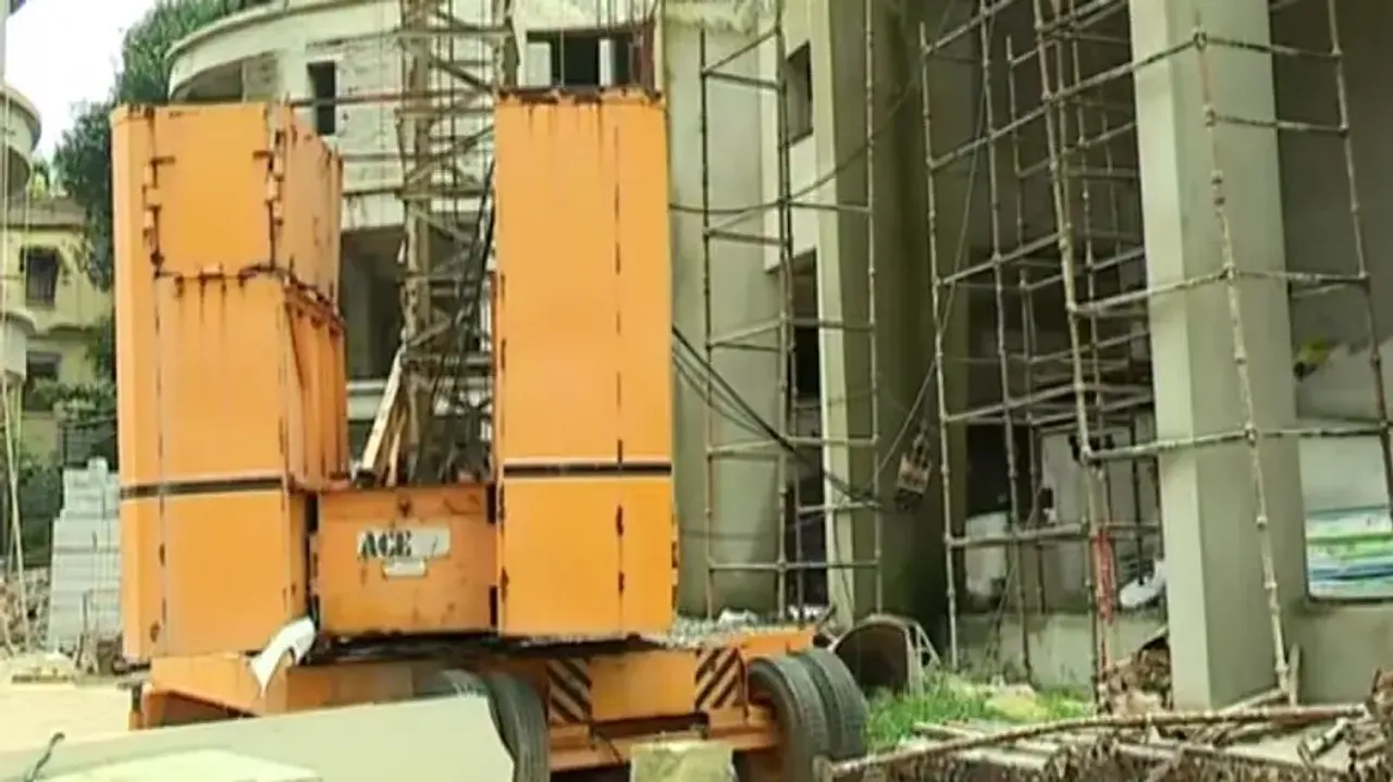 Crane Collapses During Construction Work