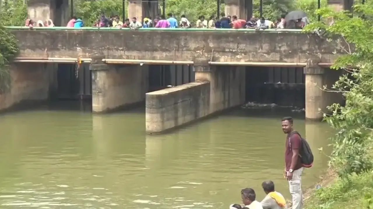 Two students missing in Subarnarekha Canal