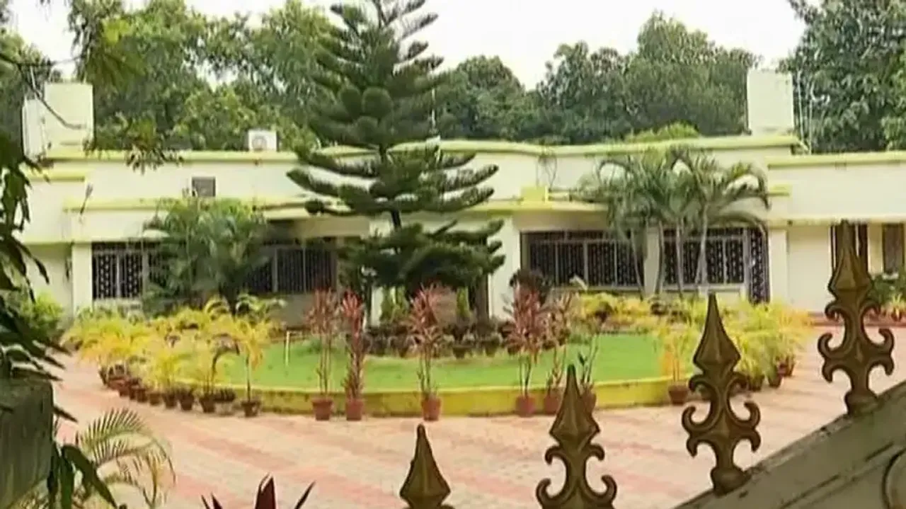 27 former legislators yet to vacate govt quarters in Odisha