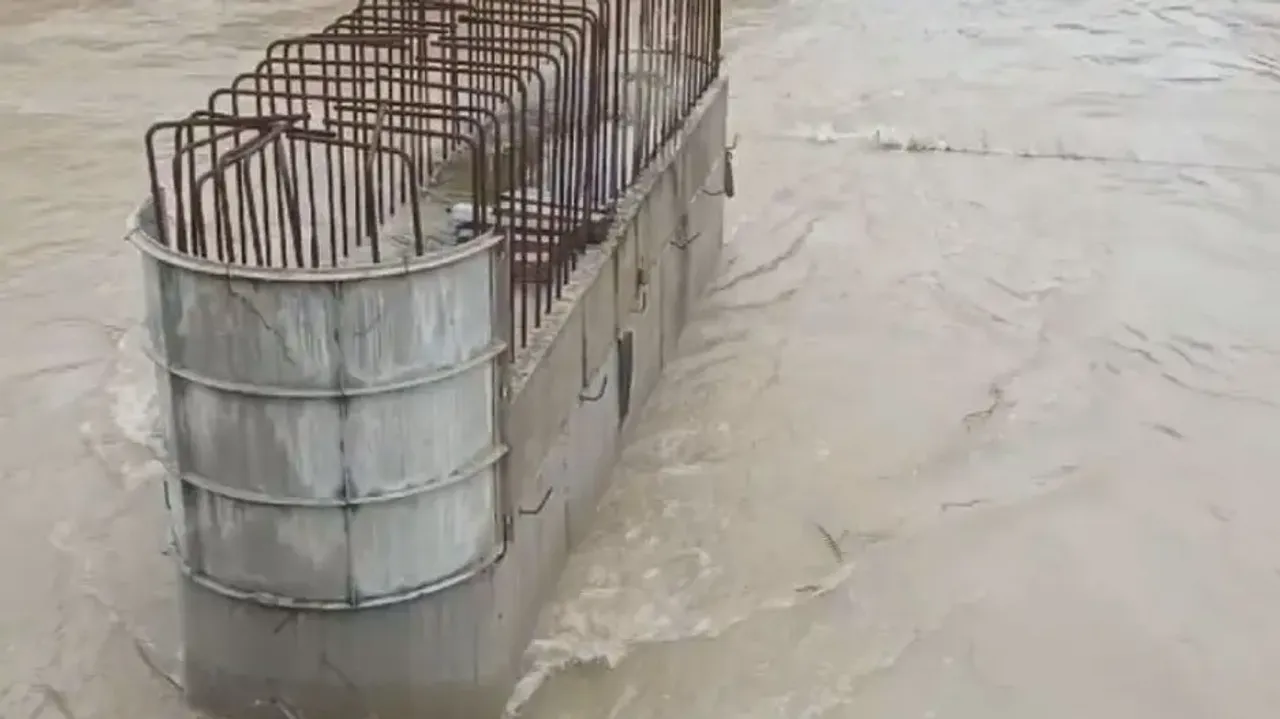 Flood fear looms large as Jalaka river crosses danger mark in Odisha's Balasore