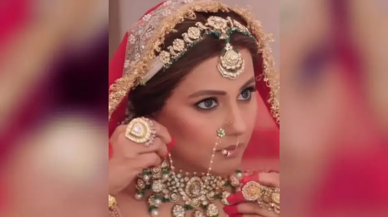 Hina Khan: Dressed as a bride after ages