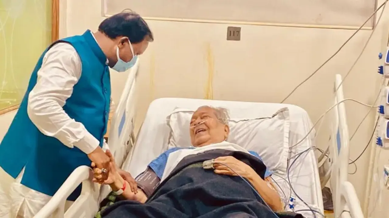 Former Governor Biswabhusan Harichandan hospitalised; Odisha CM Mohan Majhi pays visit 