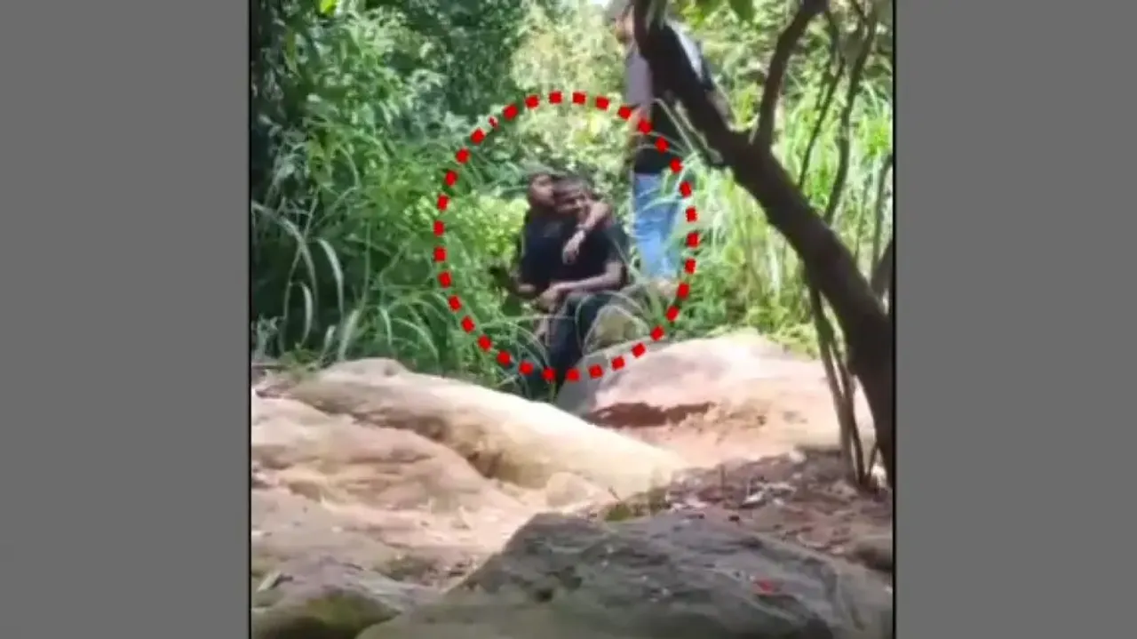 Girl harassed by group of men at Khandagiri