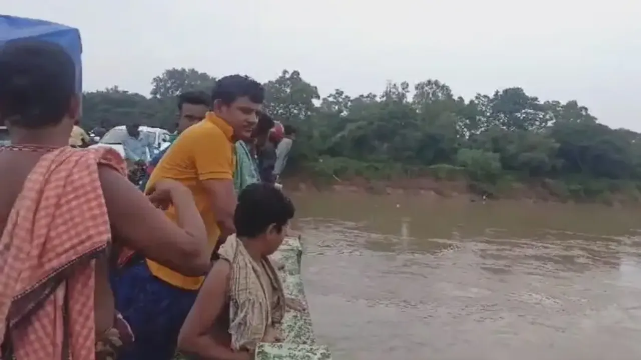 Woman jumps into river with 2-year-old son in Puri