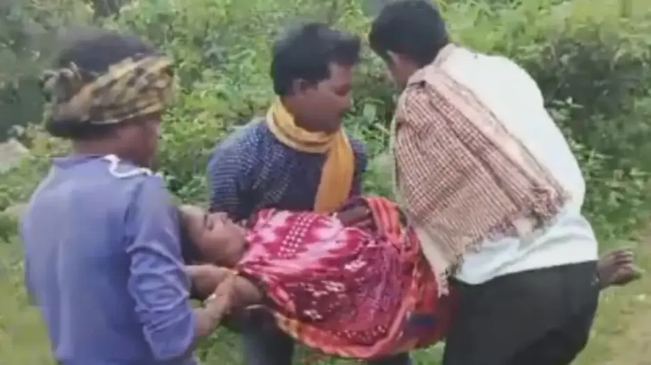 Patient lifted & carried by hand for 4kms on way to hospital in Nabarangpur