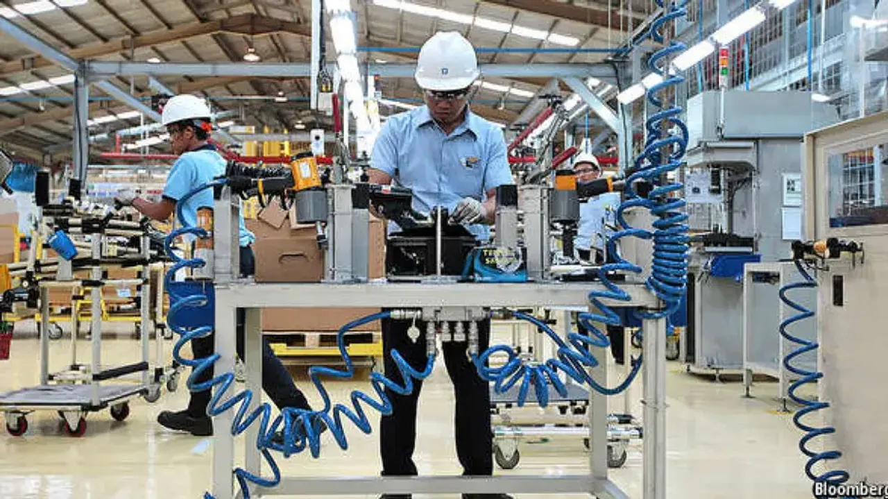 Govt hikes minimum wage rates for workers, effective from Oct 1