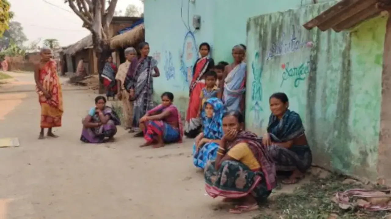 Elderly woman meets fate of deceased husband in Subarnapur; last rites performed by social workers