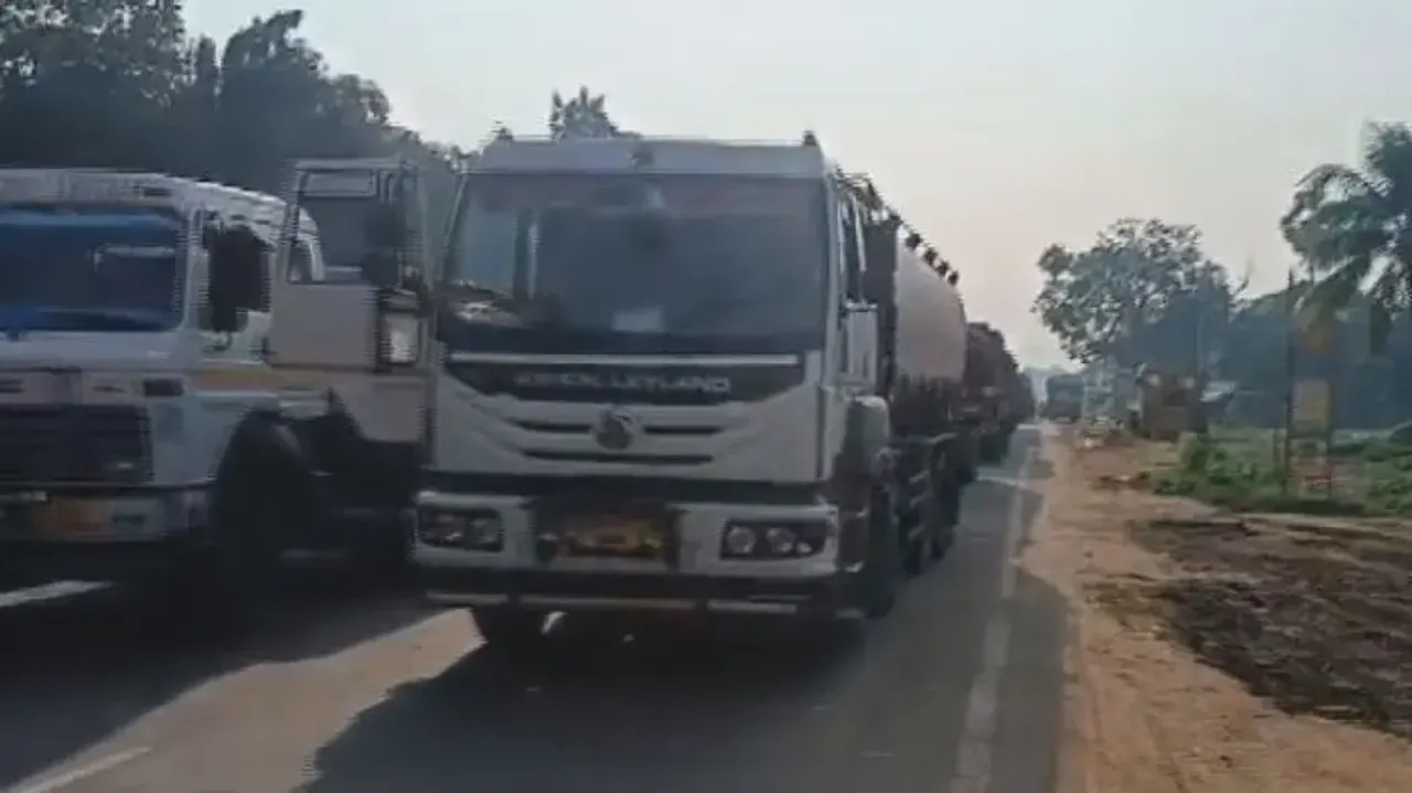 Hundreds of trucks stranded in Odisha's Bangripossi Ghat for last 4 days