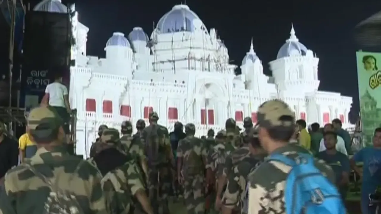 Commissionerate police conducts flag march in Bhubaneswar 