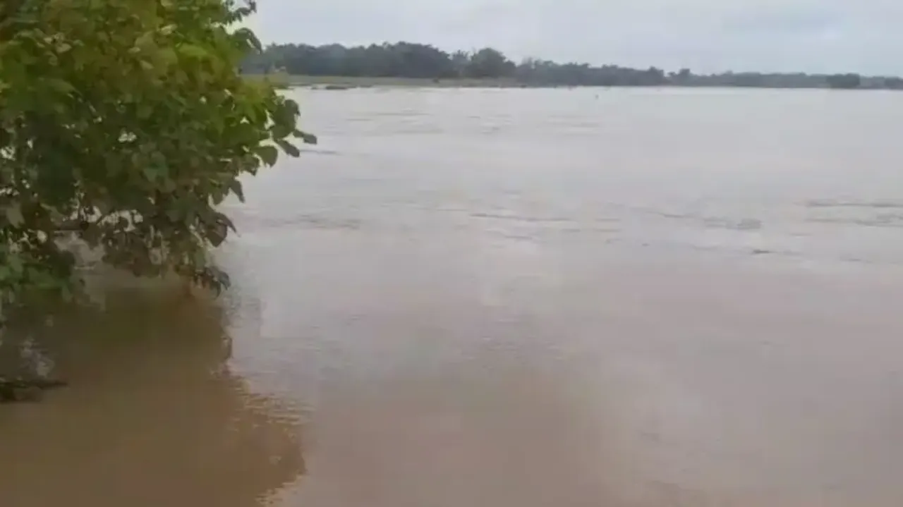 Heavy rain triggers flash flood in Balasore