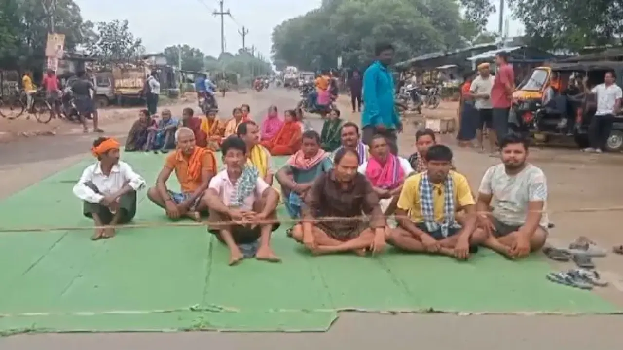 Bolangir road blockade