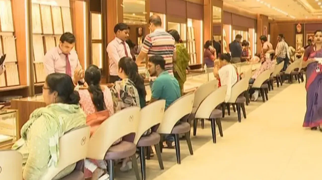 High gold prices to take sheen off Dhanteras! Bhubaneswar showroom owners think otherwise 