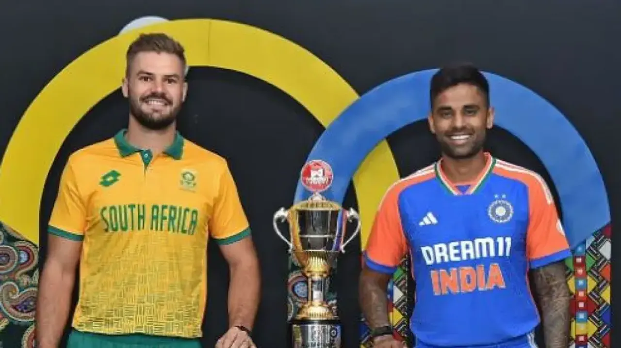 Aiden Markram and Surya kumar Yadav pose with T20 Trophy