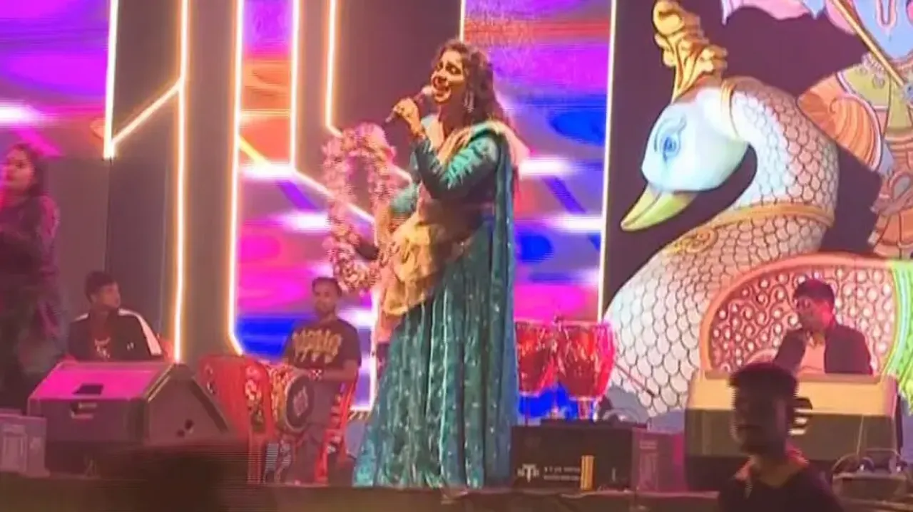 Tension erupts at Bali Yatra after police stop Ollywood singer Asima Panda during performance