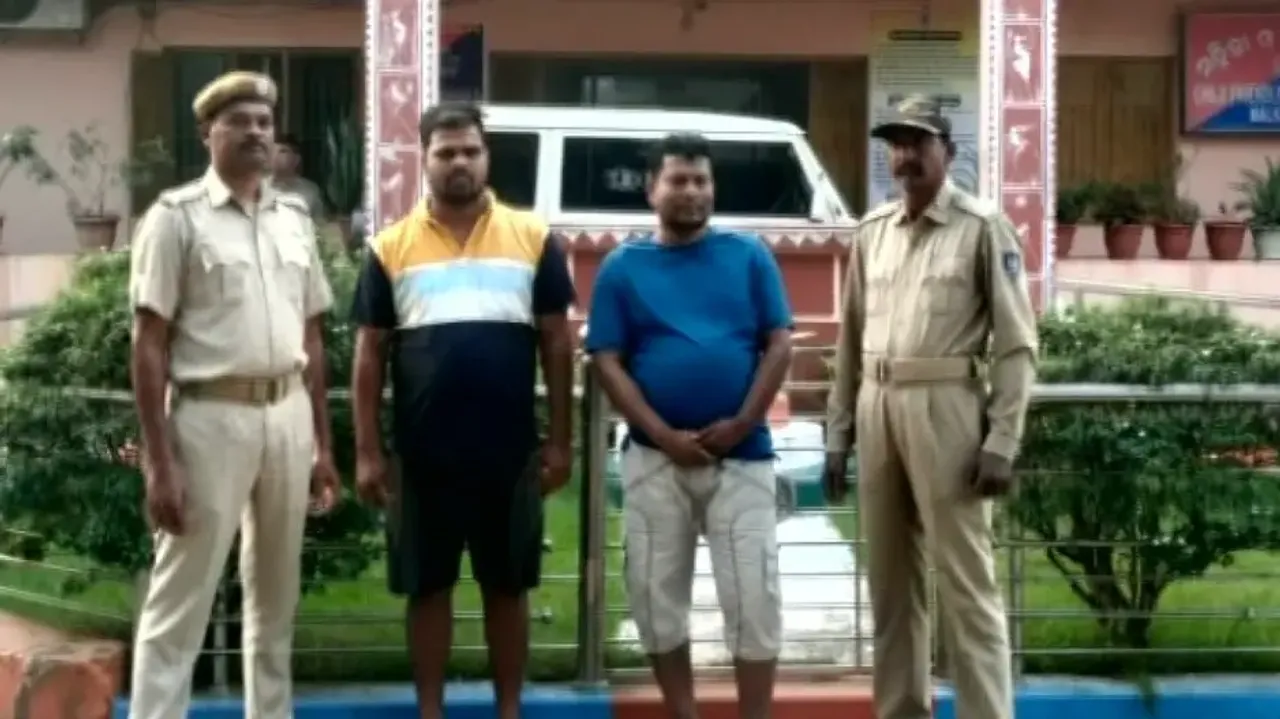 Two imposters held for duping sarpanch and lawyers in Malkangiri