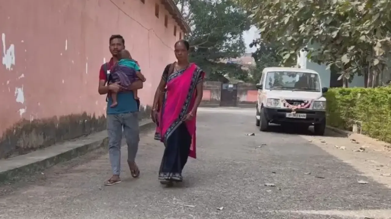 Cyber fraudsters posing as doctors loot money from pregnant women in Odisha