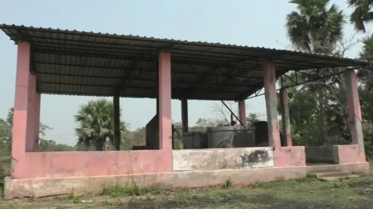 Lemon grass processing unit lying defunct in Subarnapur for 2 years