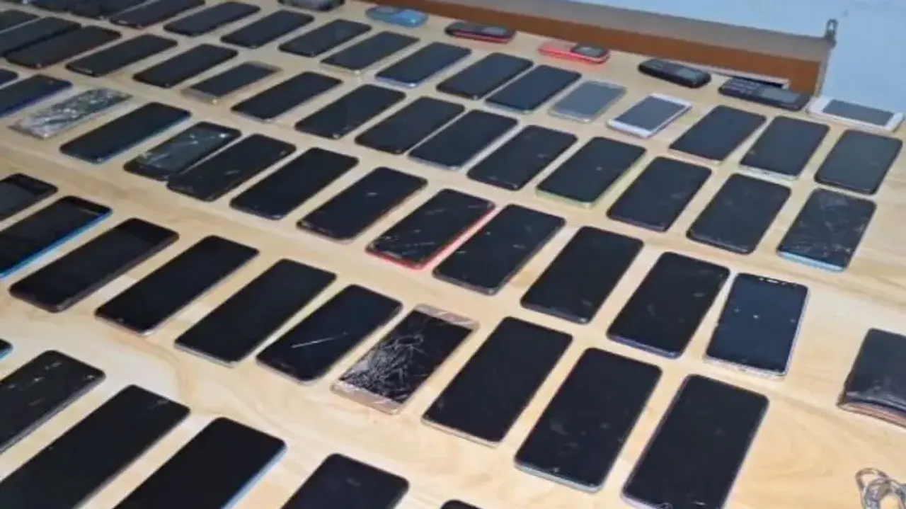 Talcher police arrests 7 dacoits, seizes over 120 mobile phones worth around Rs 15 lakh