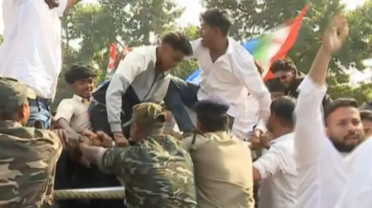 Student, youth Congress stage protest over RI, Amin Irregularities in Bhubaneswar