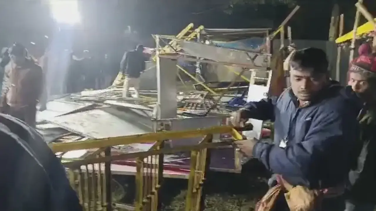 Jatra party gate collapses in Cuttack 
