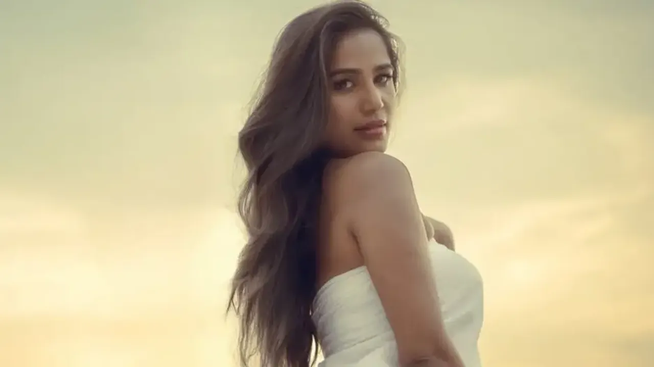 Poonam Pandey on 'Oops Moment': 'Kuch dikha nahi', talks about paparazzi ignoring her request