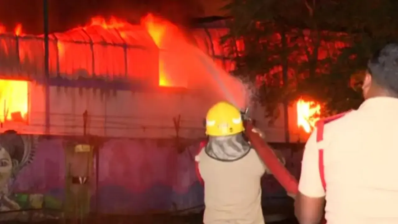 Massive fire breaks out at godown in Bhubaneswar  