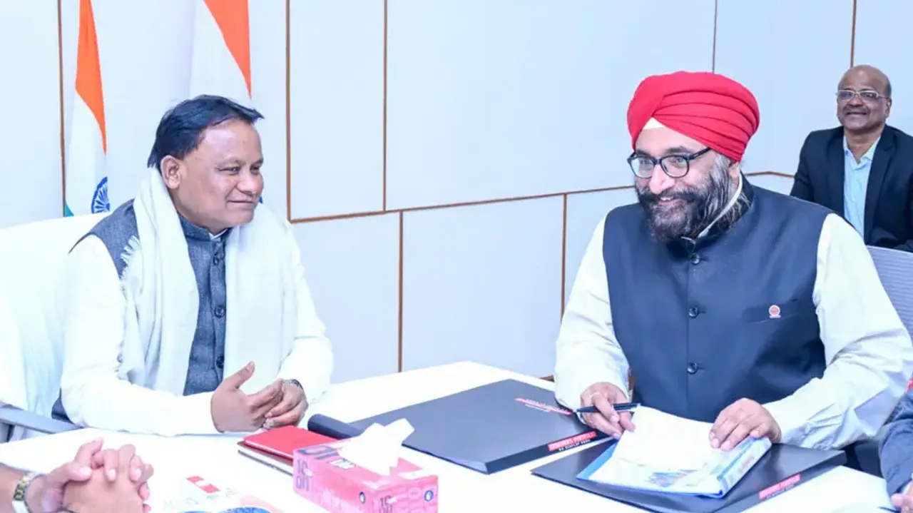 Odisha CM Mohan Majhi and IOCL Chairman AS Sahney