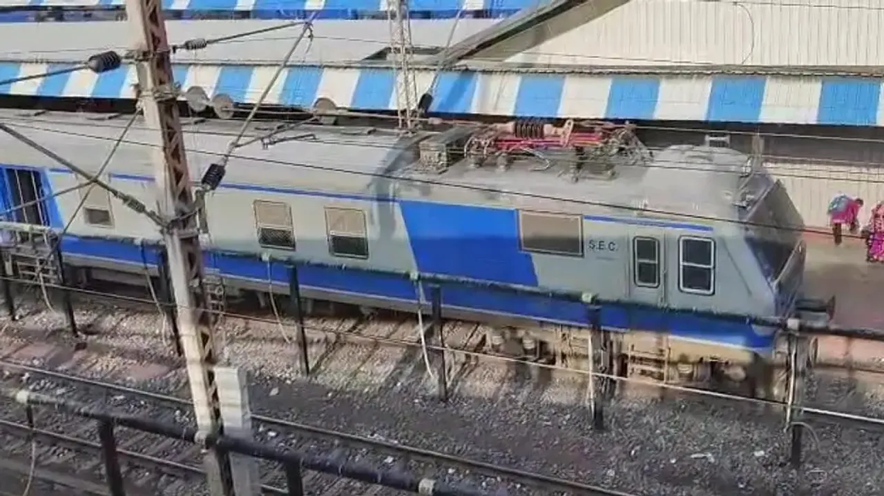 Narrow escape for passengers of Jharsuguda-Gondia train