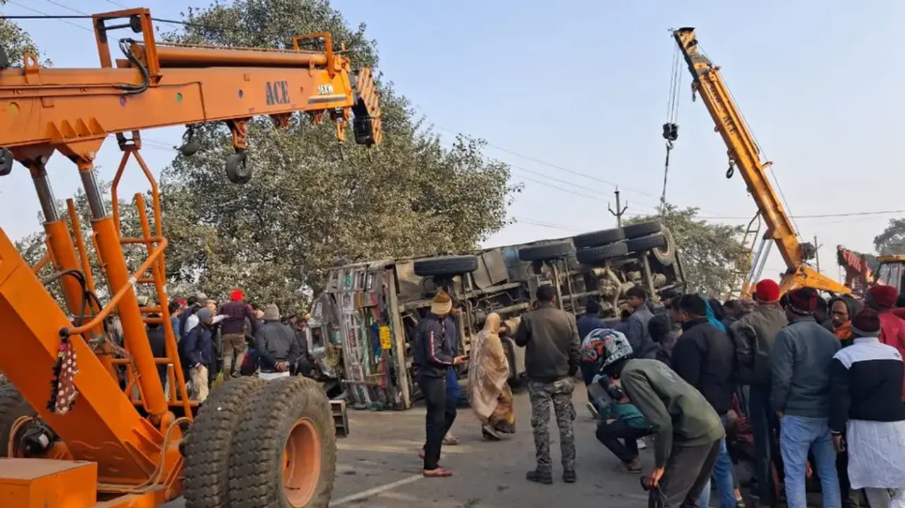 Four including 3 school children Killed, 8 injured in horrific road accident in Jharkhand