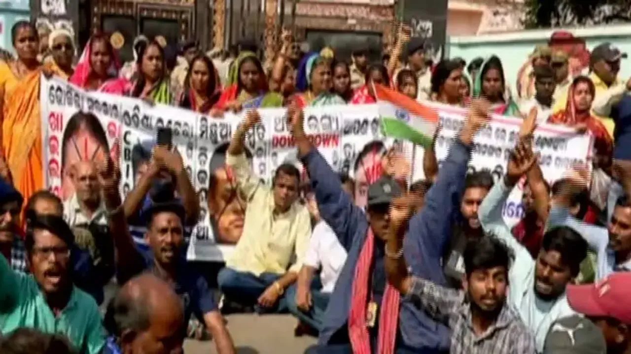 Street vendors evicted from 'Bada Danda' demand rehabilitation