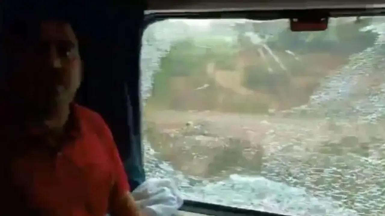 Stones pelted at Maha Kumbh Mela-bound Taptiganga Express in Jalgaon, passengers share ordeal