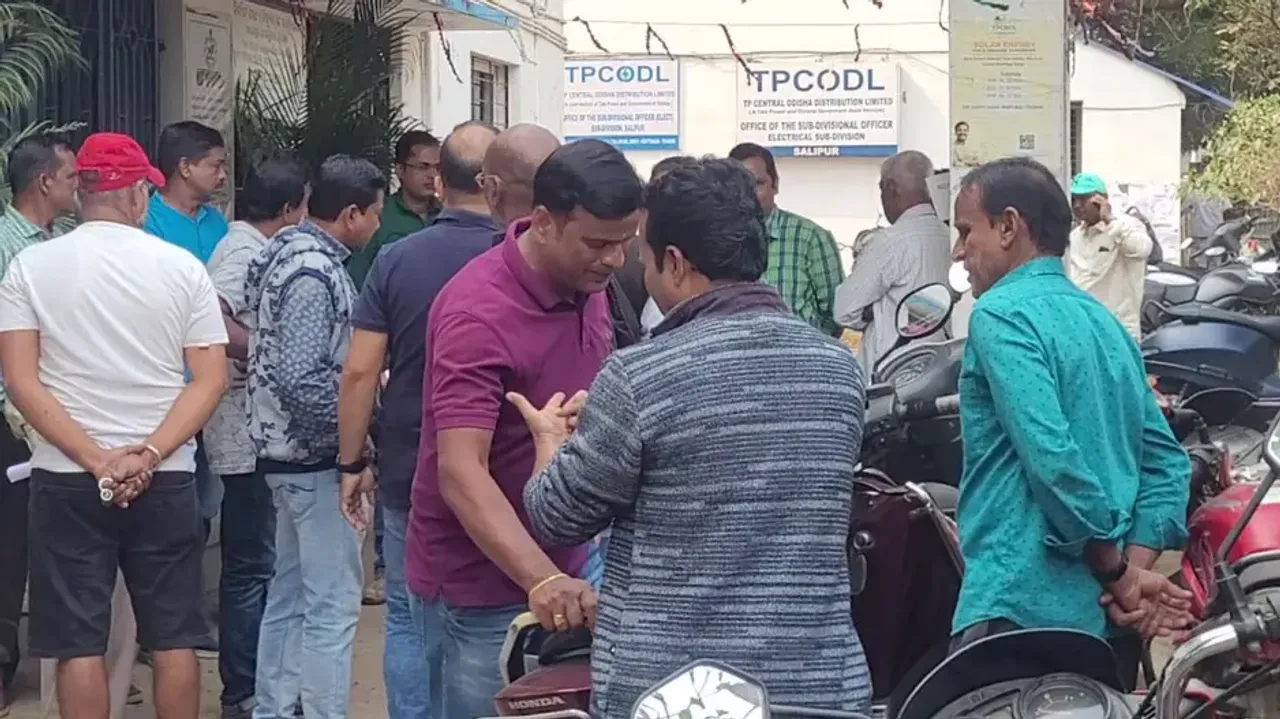 Consumers protest Tata Power's meter replacement move