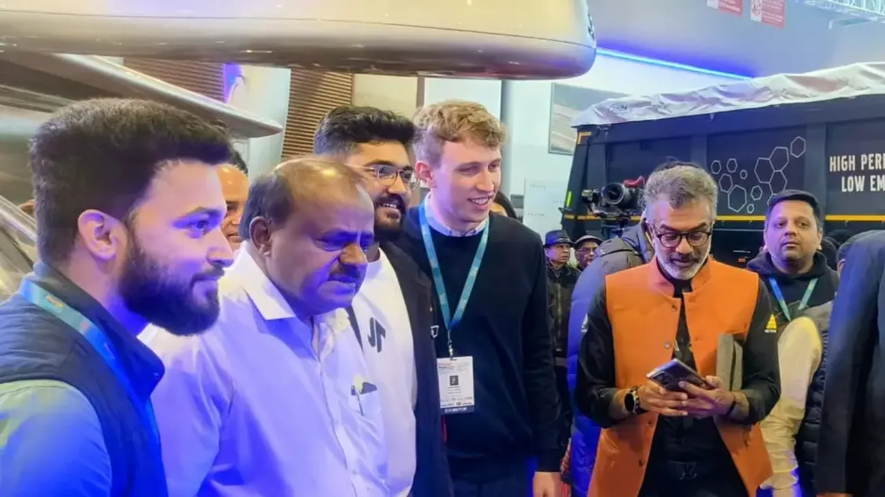 India’s first flying taxi prototype unveiled at auto expo 2025