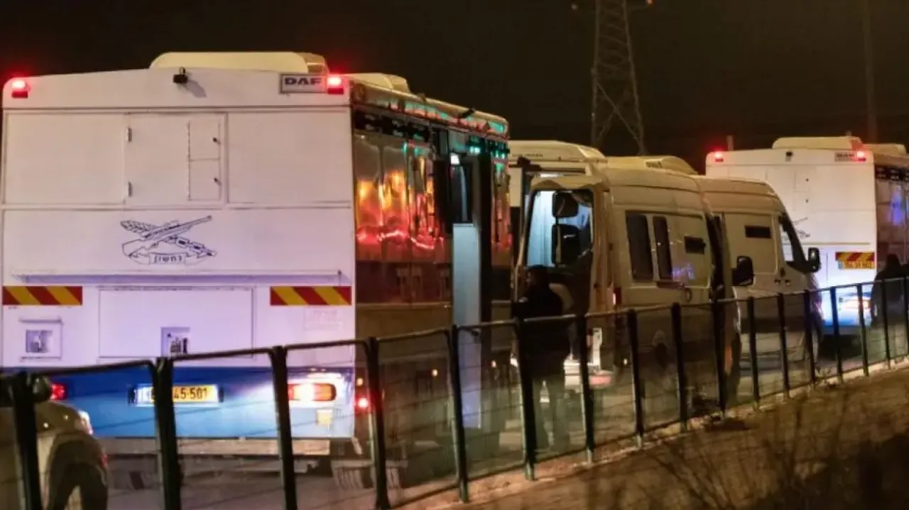 Israel releases 200 Palestinian prisoners