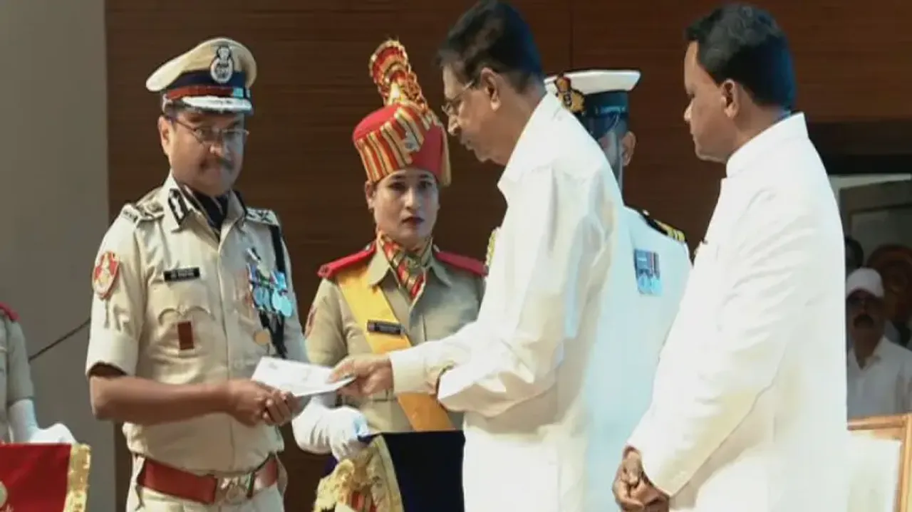 Odisha cops receive police medals for distinguished service