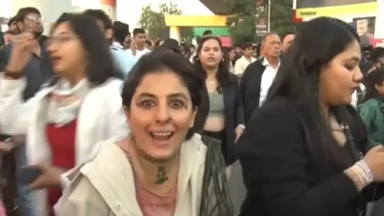Mirzapur ‘Madhuri Bhabhi’ goes crazy, looks unrecognisable with tattoo at Coldplay concert
