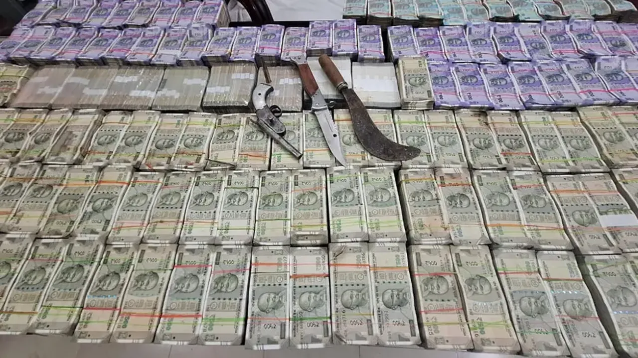 Kalahandi police arrests 8 interstate robbers; over Rs 3 crore seized