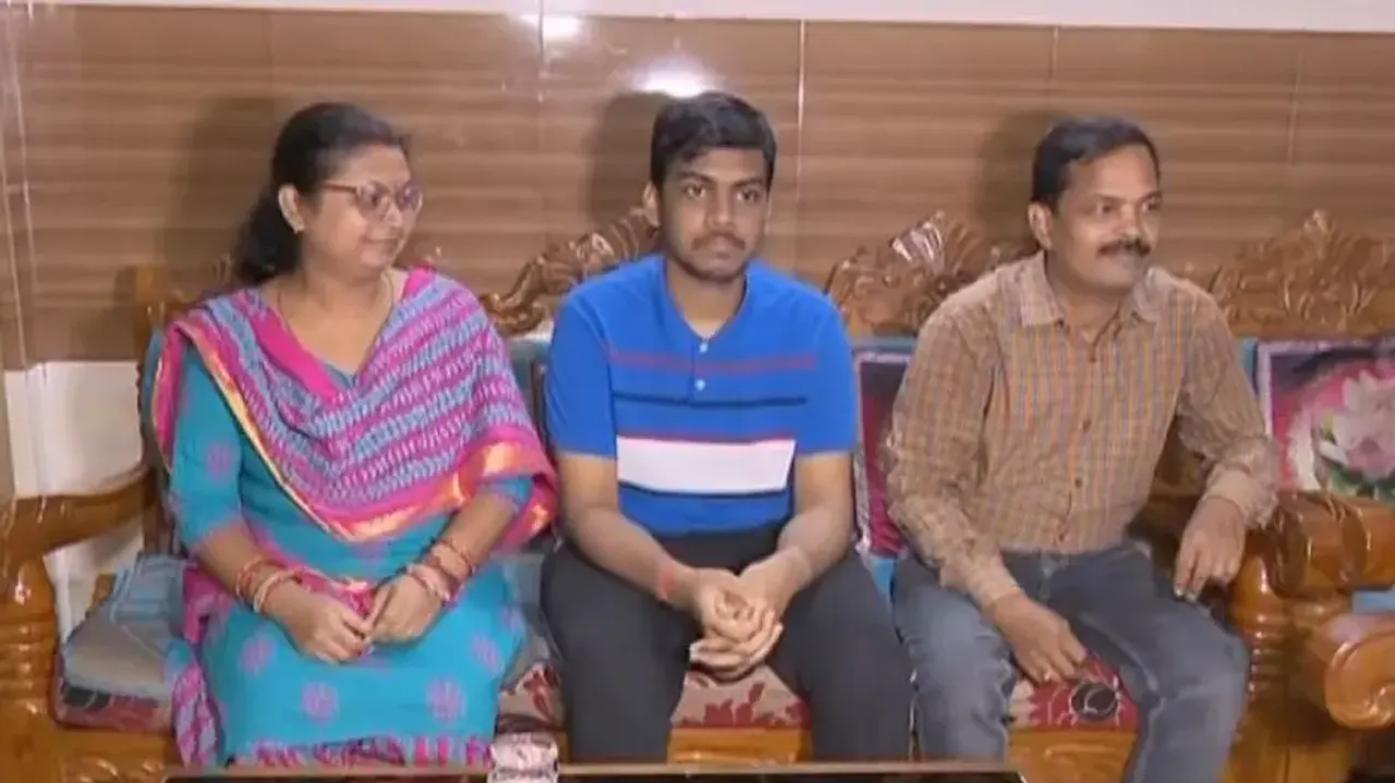 2025 JEE Main Odisha topper with 99.98 percentile: 'Aiming for IIT Bombay'