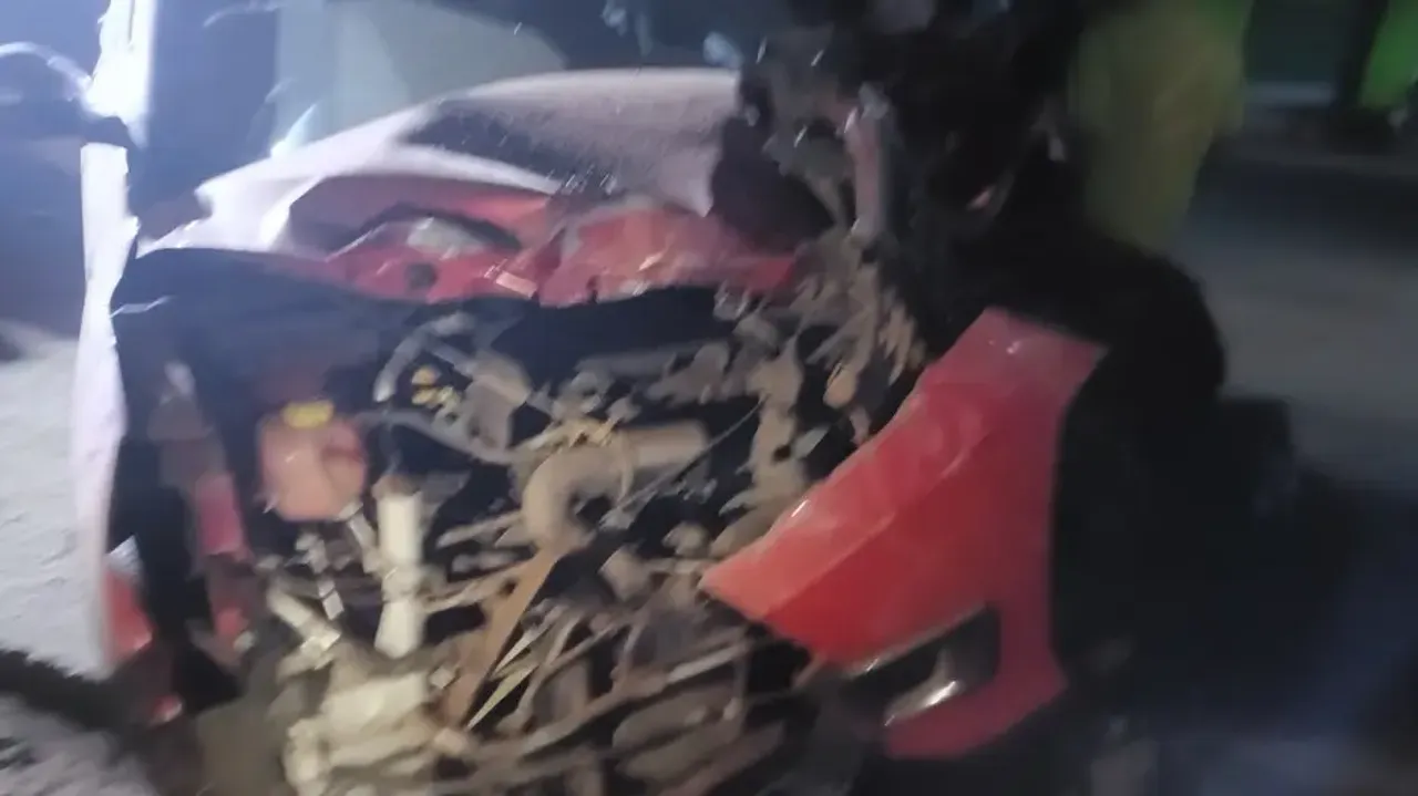 Two killed as car rams into shop in Odisha’s Nayagarh, driver on the run