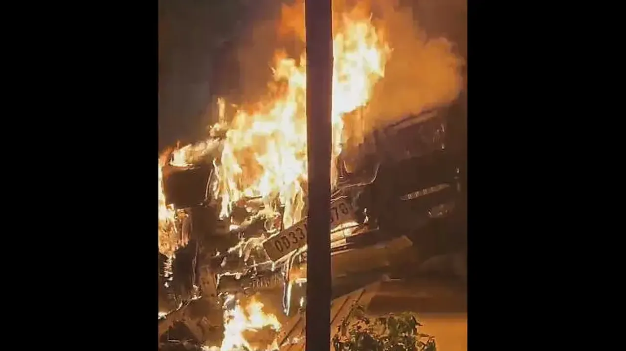 Miscreants set SUV on fire in Bhubaneswar, probe underway