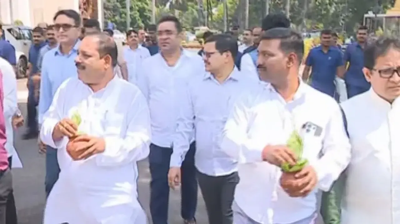 BJD sprinkles ‘Gangajal’ in Odisha Assembly as a mark of protest