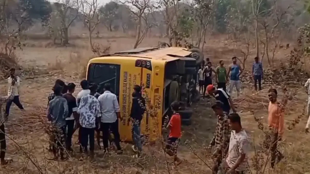 Private college bus overturns in Bolangir, narrow escape for 40 students