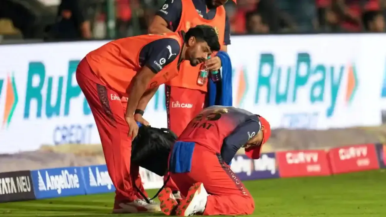 Virat Kohli was hit on his thumb 
