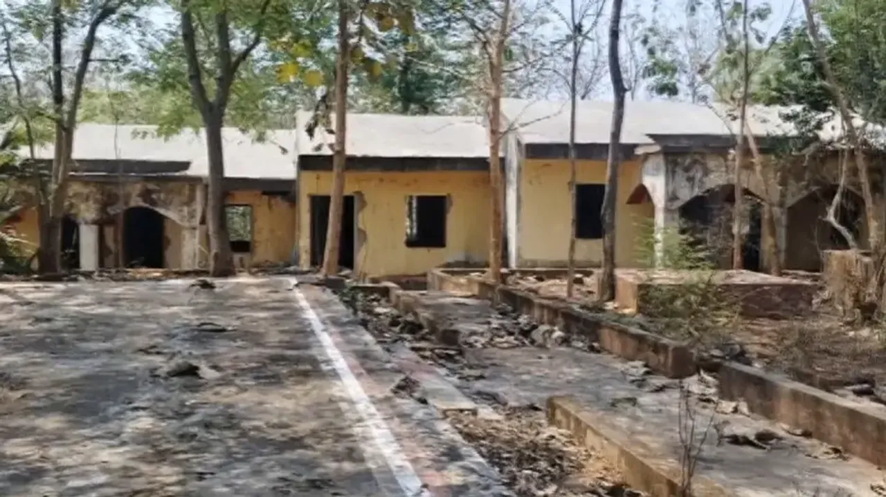 Abandoned for over 15 years, Jajpur’s iconic Gokarneswar Panthika becoming anti-social hub