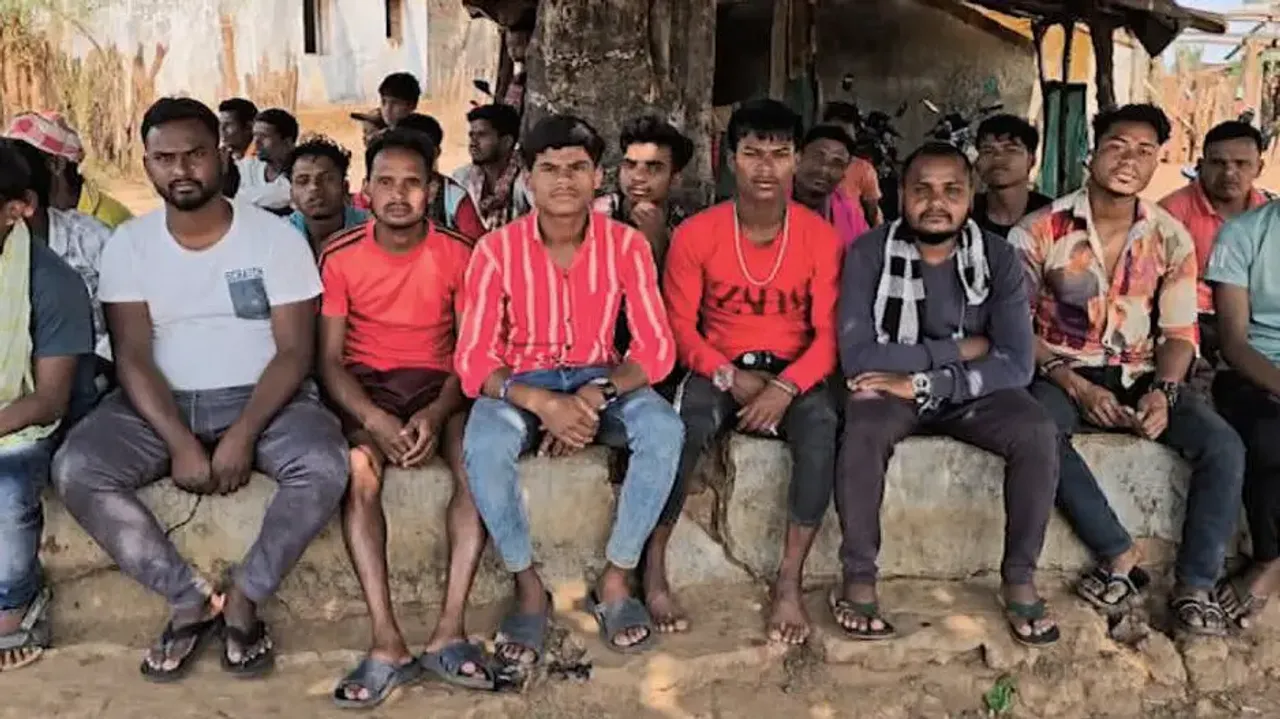 Water scarcity leaves youths unmarried in this Odisha Village!