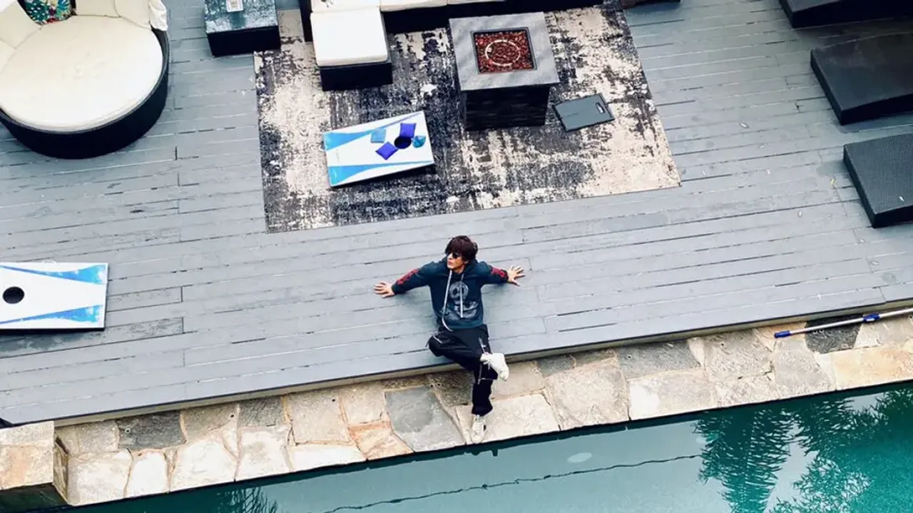 Shah Rukh Khan mansion on rent Know the cost of living a royal life for a night