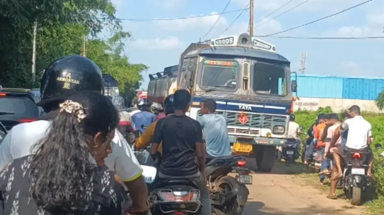 Traffic chaos, accidents plague key road connecting Jatni and Bhubaneswar